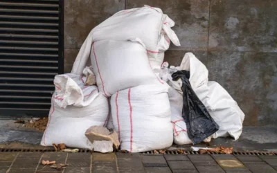 Descarte de saco de entulho! Chama no zap